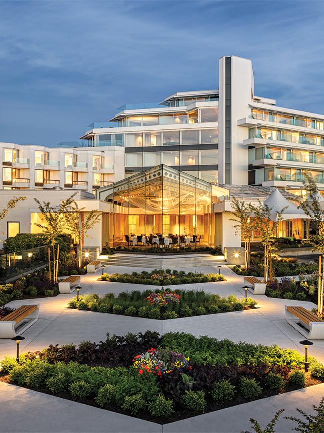 The courtyard at the Inn at Laurel Point at sunset in Victoria, BC