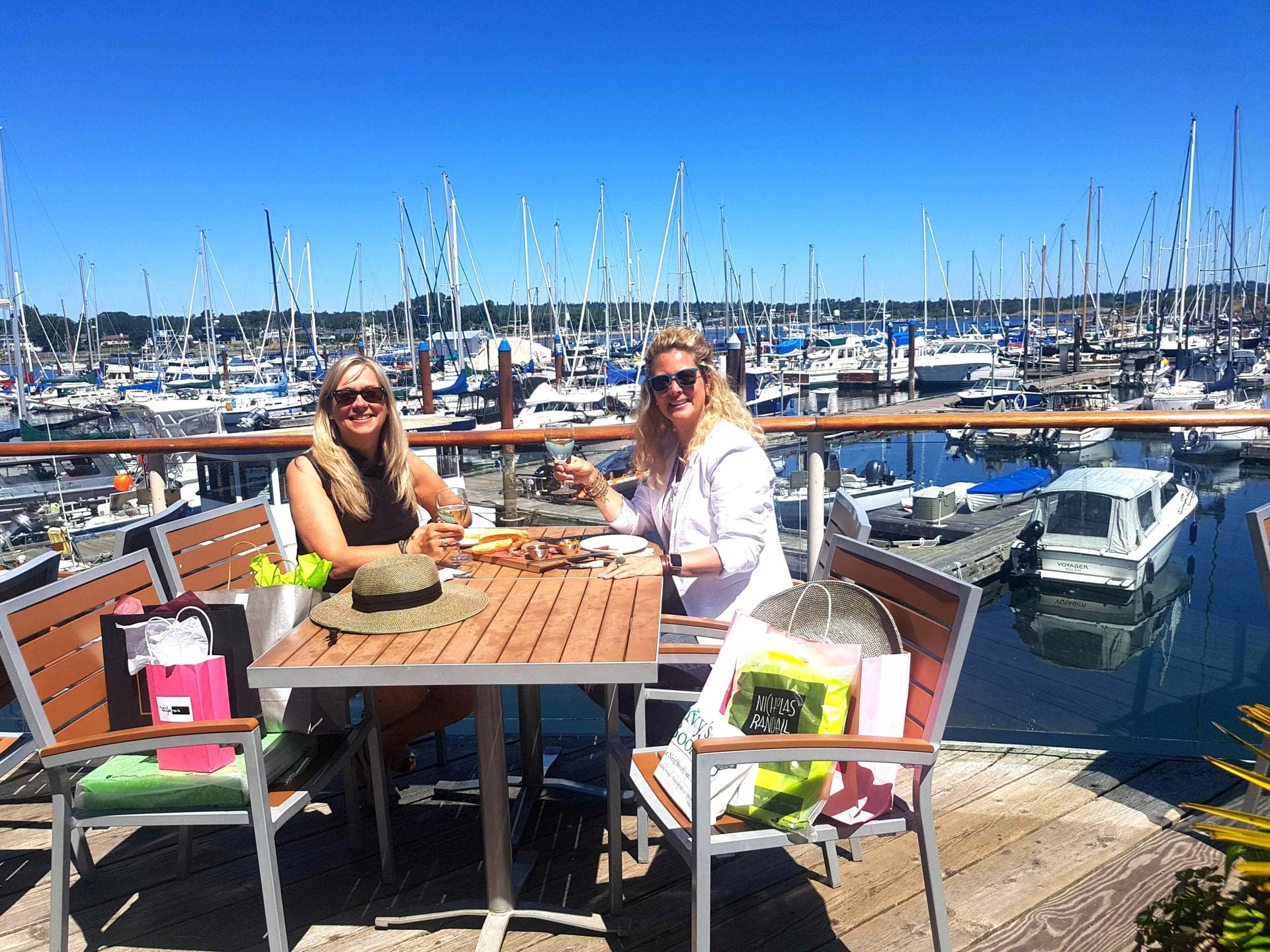 Top off your customized tour with a cocktail, lunch or even a Beachside picnic!